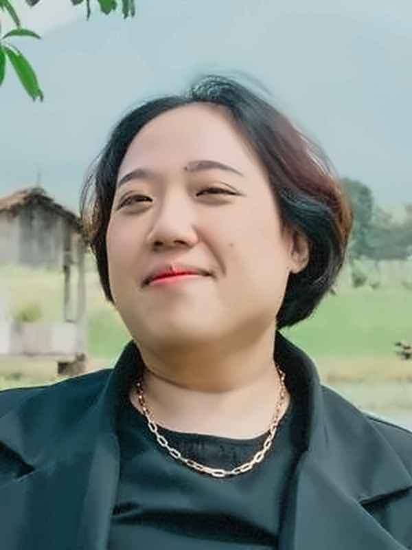 Portrait of Hana Mahdayani, Executive Assistant